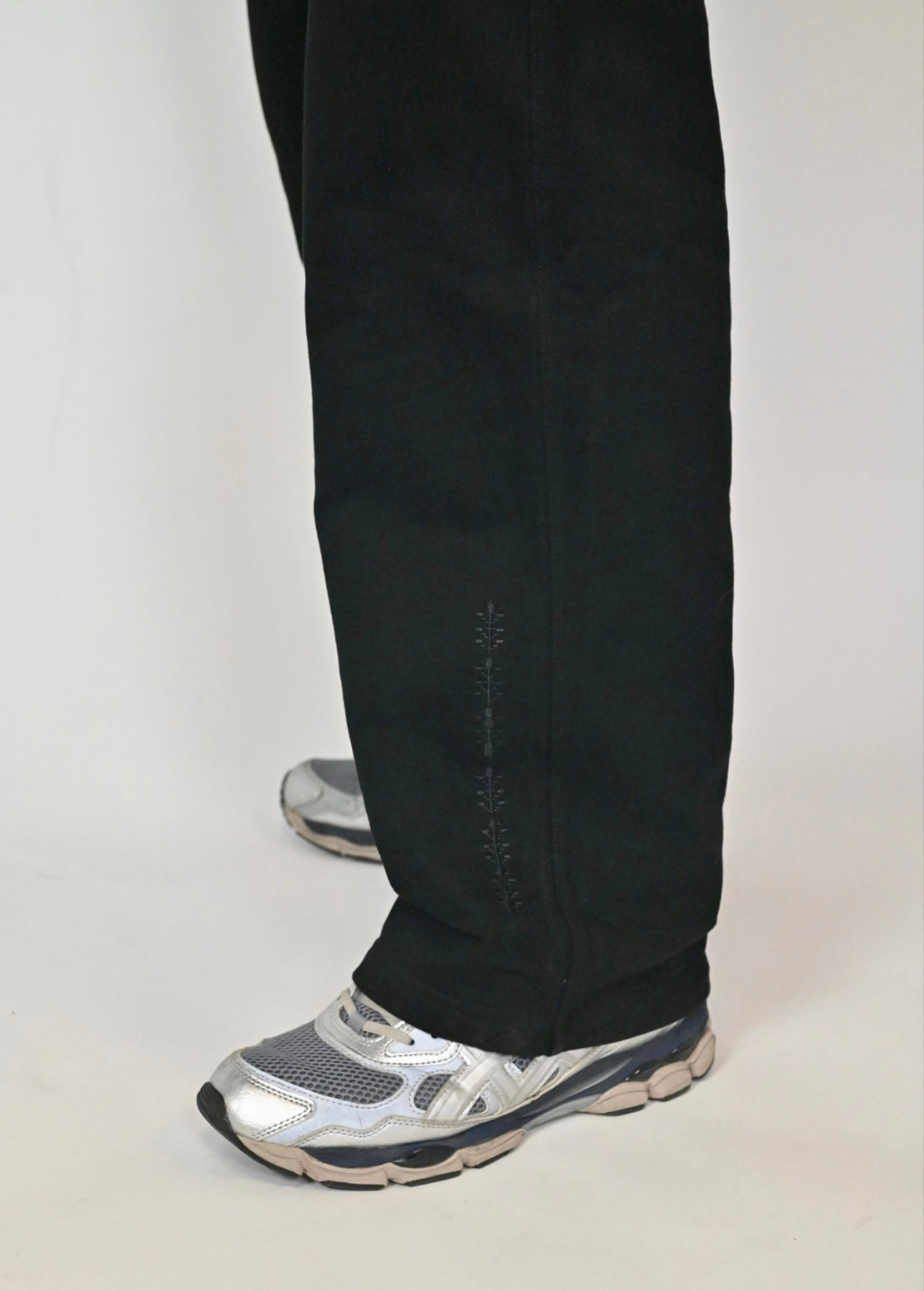 Embroidered Heavyweight Sweatpant (unisex)